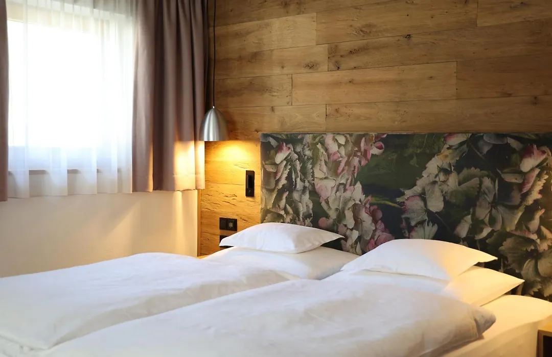 Hotel Garni Glockenstuhl-1