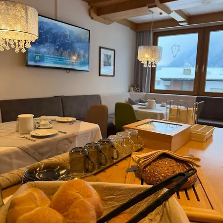 Hotel Garni Jennewein-3
